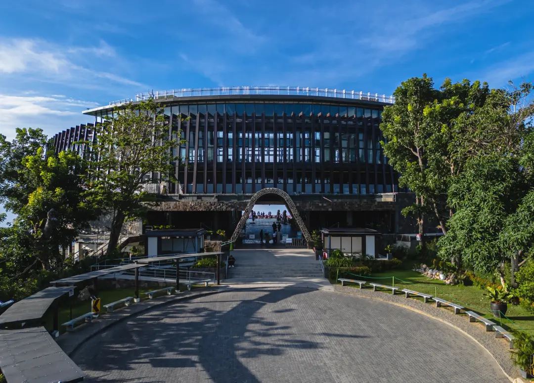 New Cebu Tops Entrance